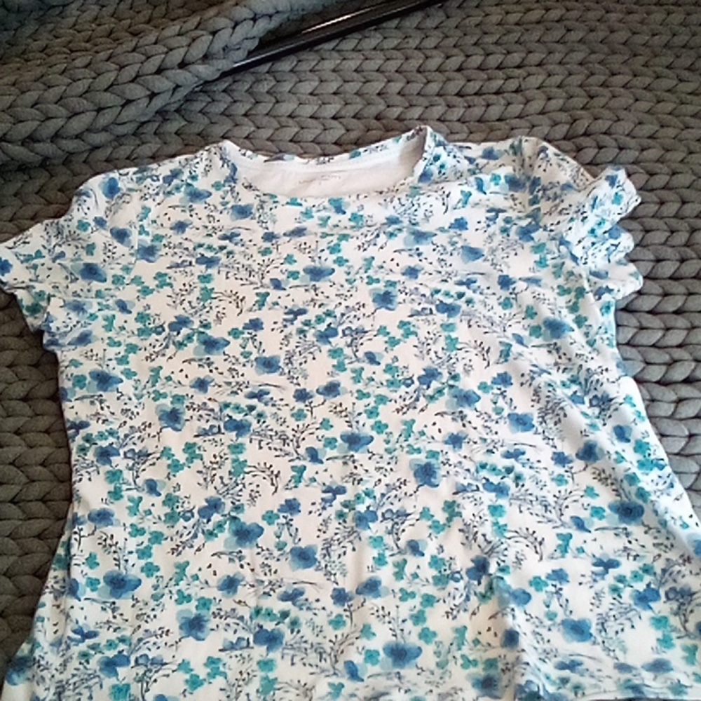 Laura Scott L T-shirt Blue and white floral design